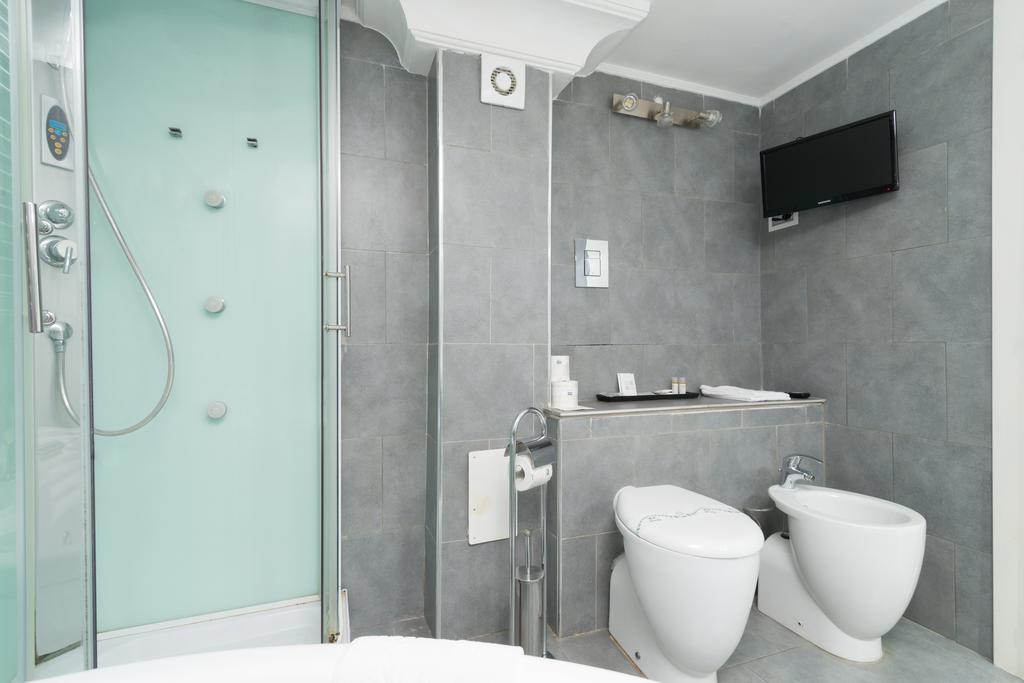 Suite Apartments Angioini Napoli Værelse billede
