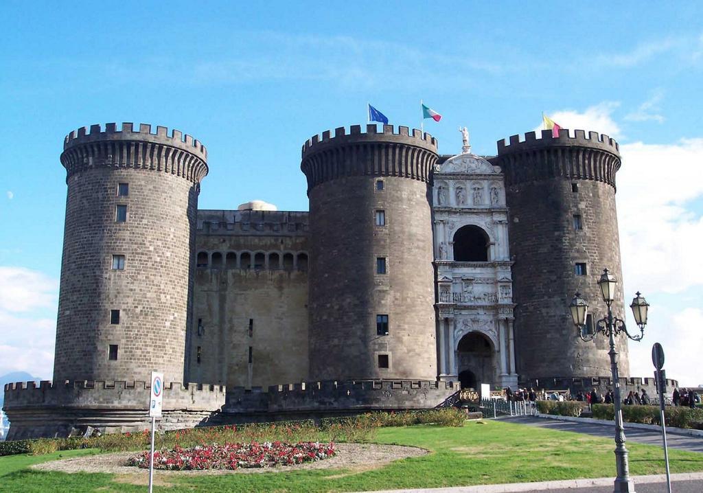 Suite Apartments Angioini Napoli Eksteriør billede