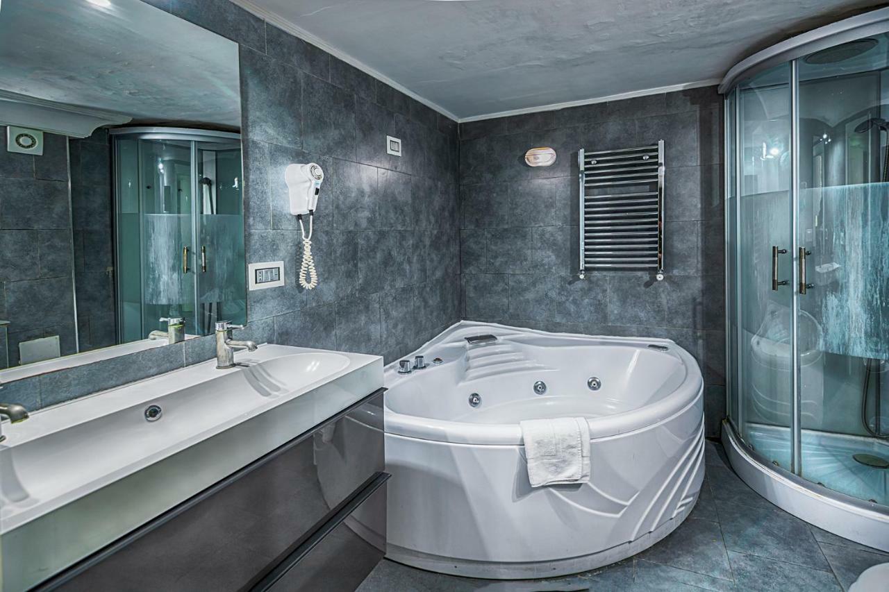 Suite Apartments Angioini Napoli Eksteriør billede