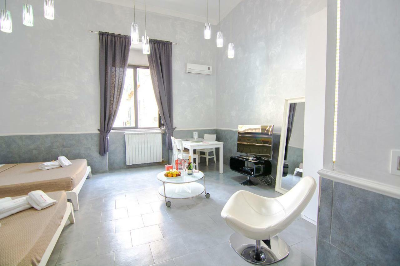 Suite Apartments Angioini Napoli Eksteriør billede
