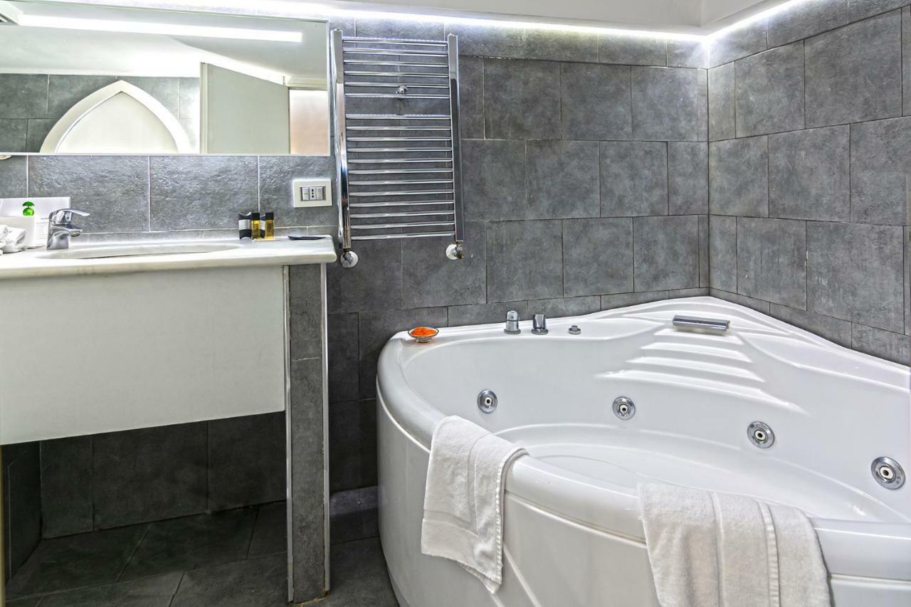 Suite Apartments Angioini Napoli Eksteriør billede